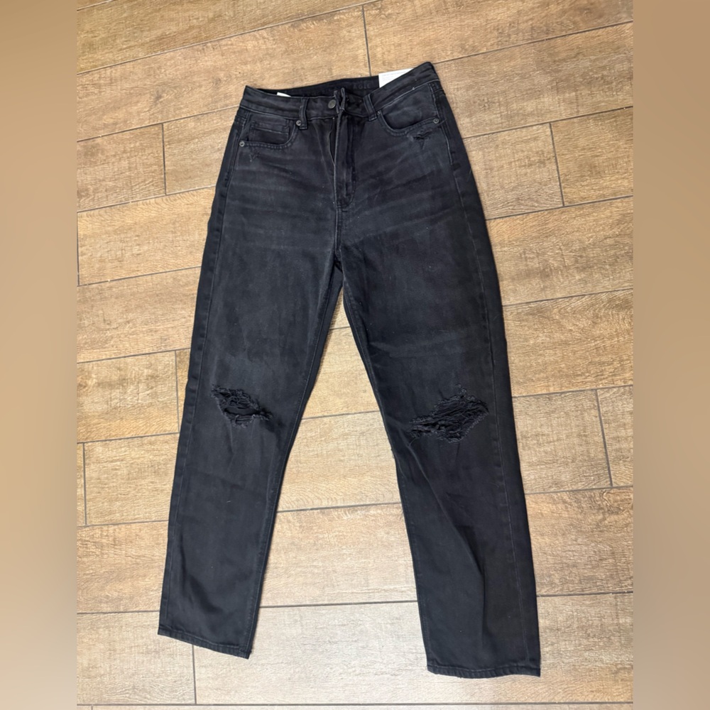 NWT American Eagle Outfitters Mom Black Straight Jeans